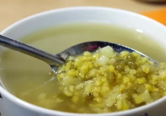 月子期能喝绿豆汤吗 喝绿豆汤要注意什么
